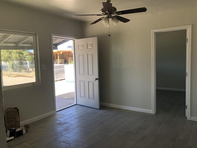 Foto del edificio - 235 W Kentucky St