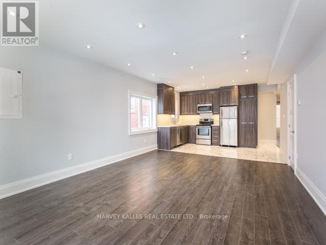 Building Photo - 987 Avenue Rd