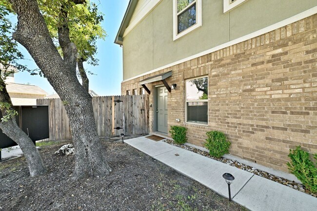 Foto del edificio - 12813 Leatherback Ln
