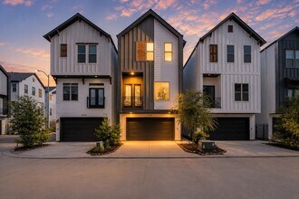 Building Photo - 3705 Creekmont Grn Ln