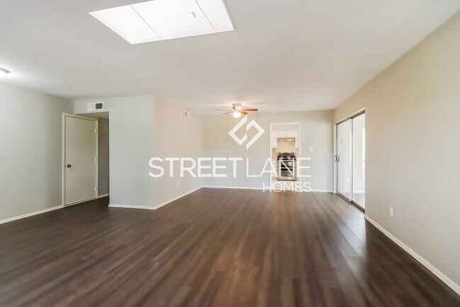 Building Photo - REDUCED!