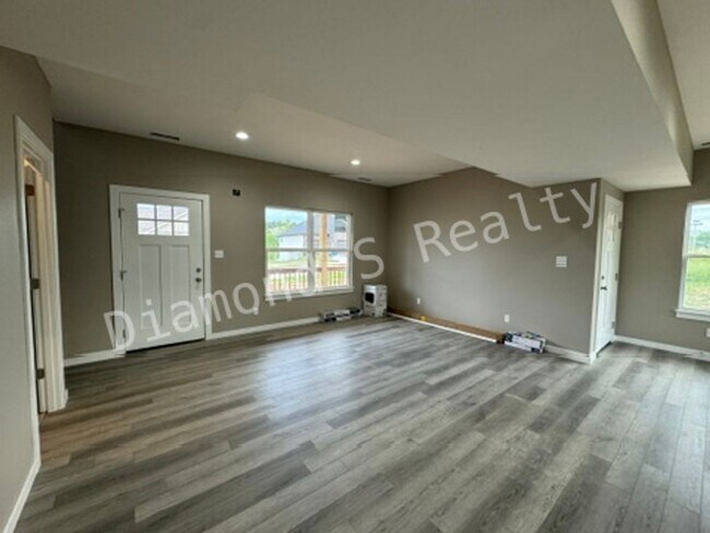 Foto del edificio - Gorgeous Two-Story Home Available Early July - 4 Bed/2.5 Bath