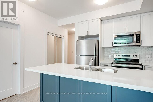 Photo du bâtiment - 460-460 Dundas St E