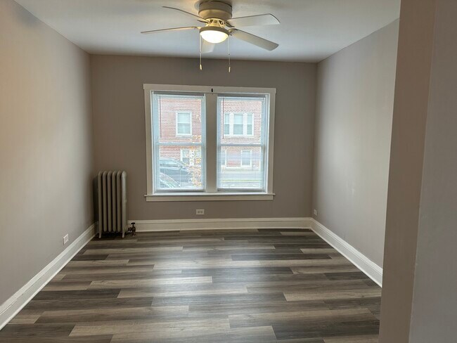 Foto del edificio - 4054 W Dickens Ave