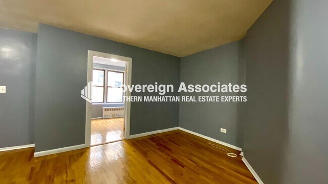 Foto del edificio - 6645 Broadway