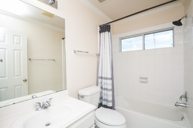 Building Photo - 14234 Silver Glade Ln