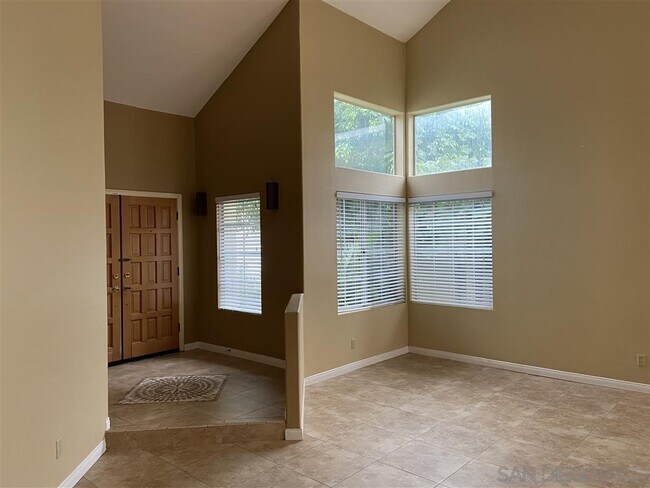 Building Photo - 14284 Breezeway Pl