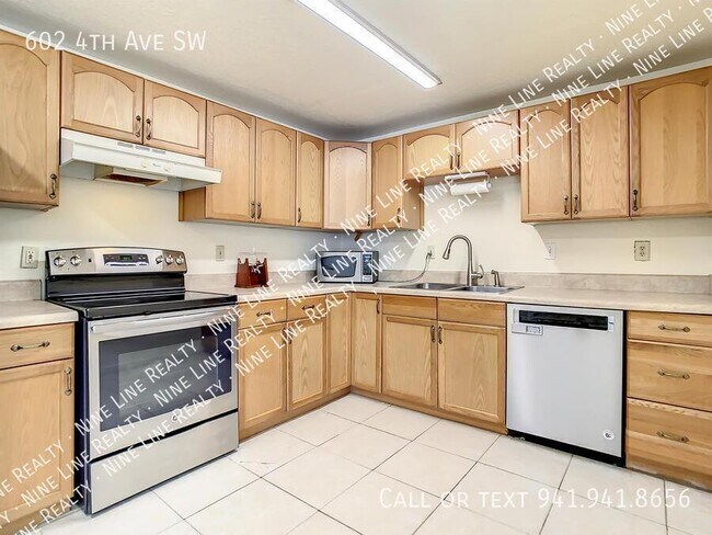 Foto del edificio - 602 4th Ave SW