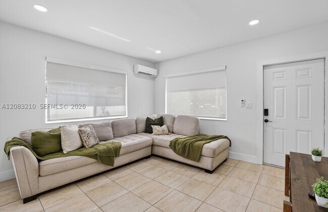 Foto del edificio - 2422 NW 11th St
