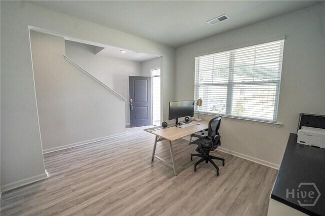 Building Photo - 156 Kraft Kove