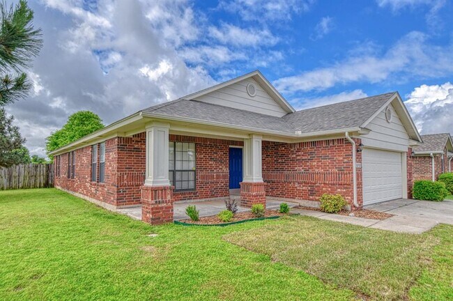 Foto del edificio - 10700 NW 36th Pl