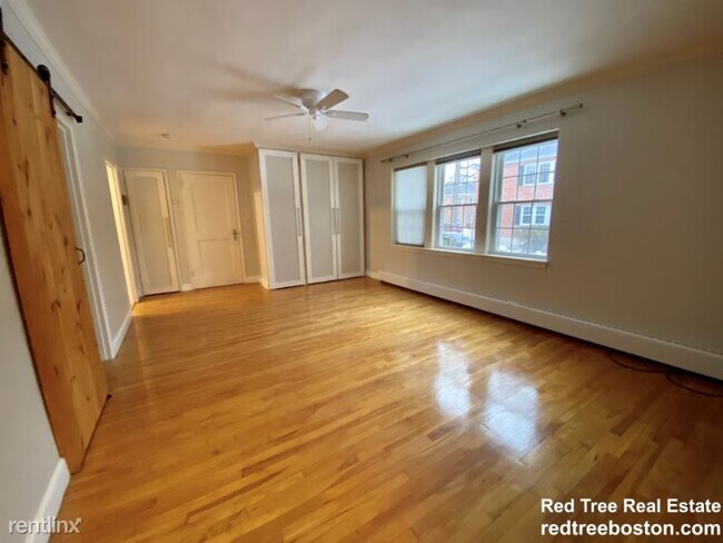 Building Photo - 82 Boylston St