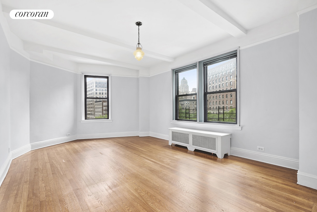 Primary Photo - 245 W 107th St