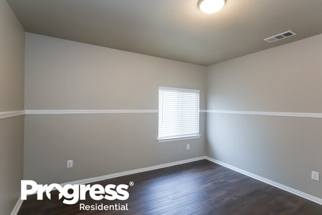 Building Photo - 2314 Parkview Dr Building Photo - 2314 Parkview Dr