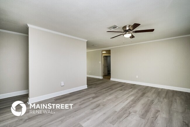 Foto del edificio - 12906 Kings Manor Ave