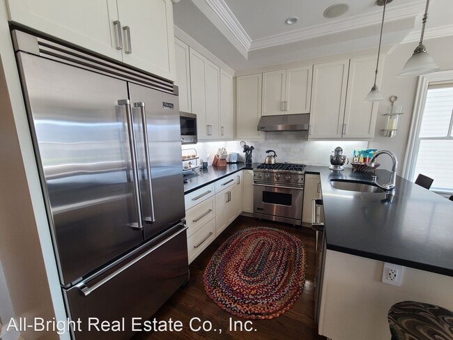 Building Photo - 2 br, 2 bath House - 862 East Second St #6