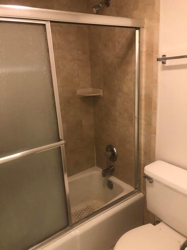 Foto del edificio - 6289 Lear Dr