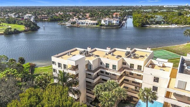 Foto del edificio - 364 Golfview Rd