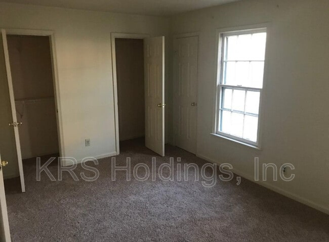 Building Photo - 478 Falling Ln