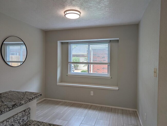 Foto del edificio - 2318 Squire Dobbins Dr