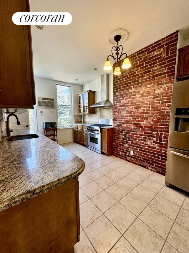 Foto del edificio - 75 Engert Ave