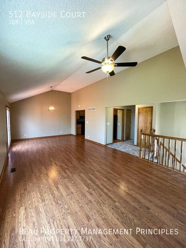 Foto del edificio - 512 Bayside Ct