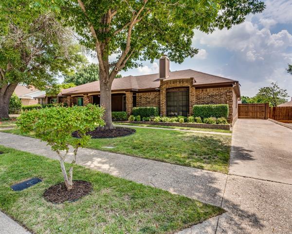 Building Photo - 3016 Hilltop Dr