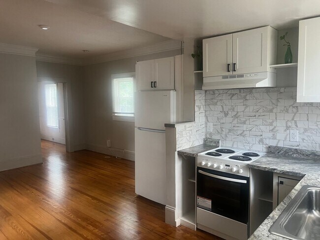 Foto del edificio - Must see this Adorable 2 bedroom 1 bath ho...
