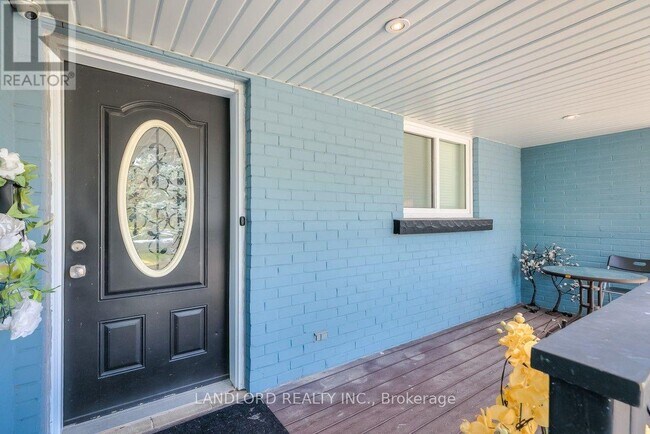 Building Photo - 257 Wales Crescent