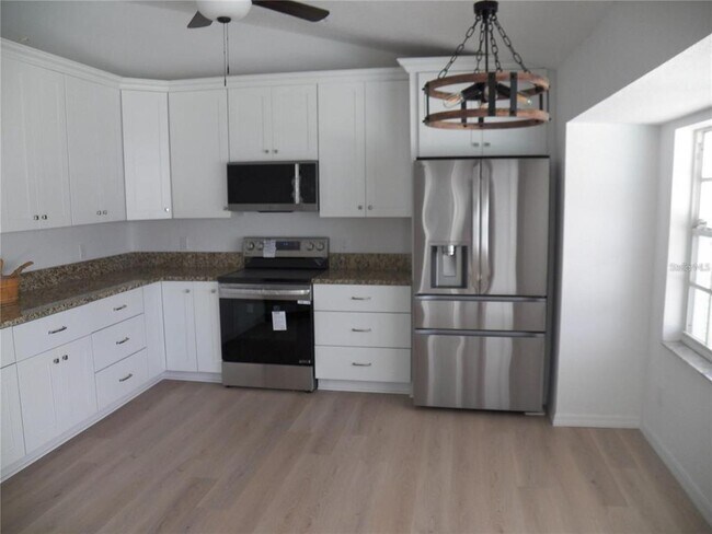 Foto del edificio - 23167 Turnbull Ave