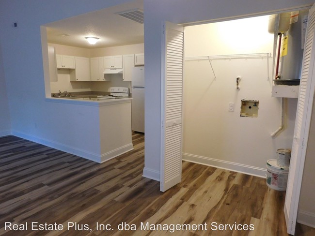Building Photo - 2 br, 1 bath Apartment - 1530 College Way