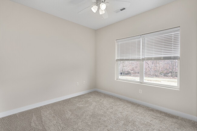 Building Photo - 1164 Devils Glen Rd