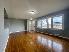 Building Photo - 5212 Winnetka Ave N