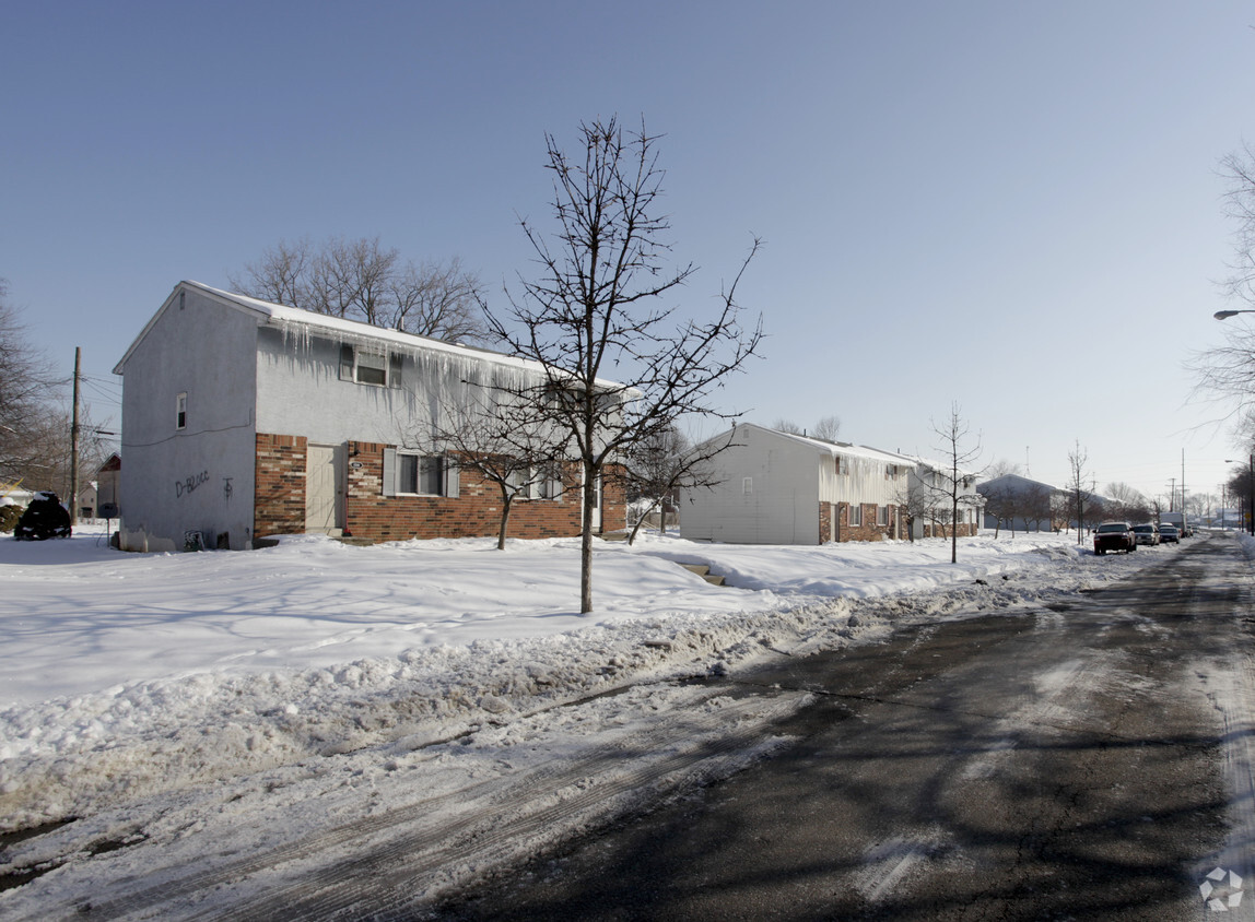 Foto principal - 1598-1666 E 25th St