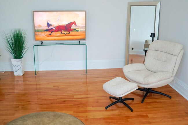 Foto del edificio - 5104 Abigail Dr