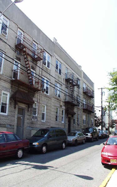 Building Photo - 553 67th St