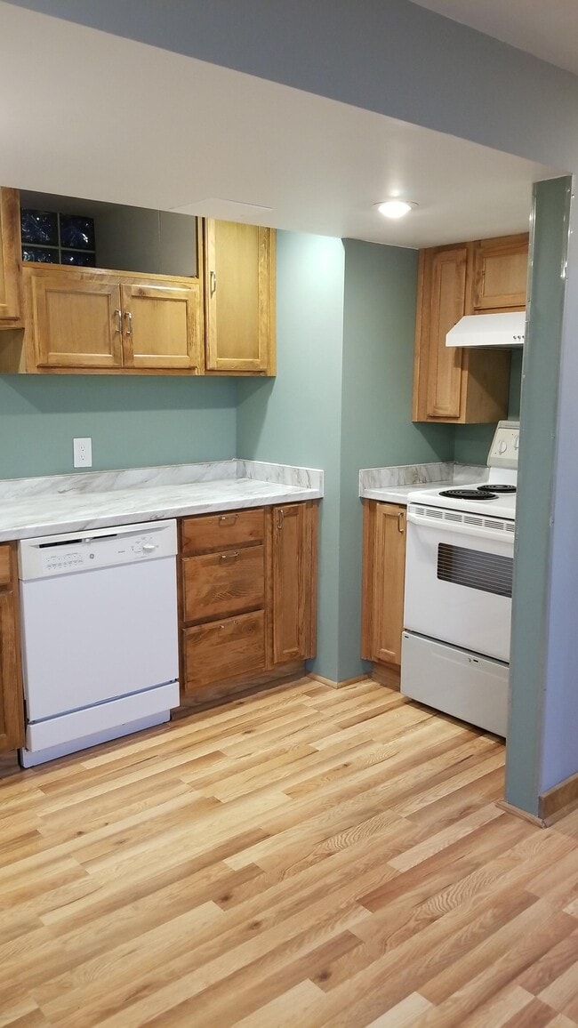 Kitchen - 1221 Alameda St