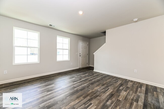 Foto del edificio - 677 Savanac St SE