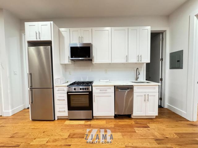 Building Photo - 4 bedroom in Brooklyn NY 11210