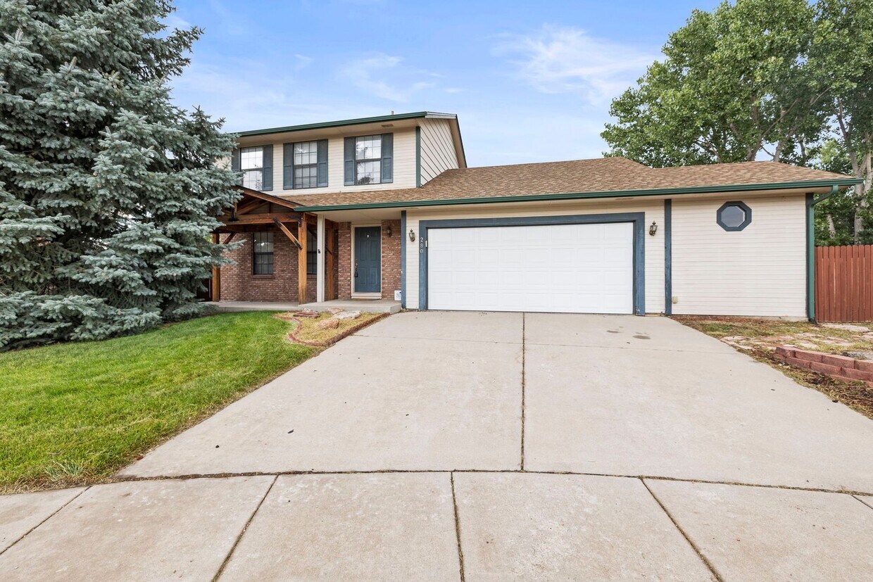 Foto principal - 4 Bedroom Home in Fountain Valley Ranch