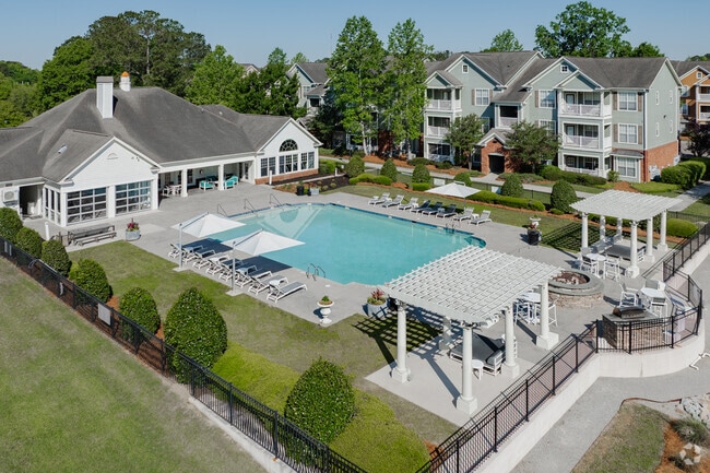 Building Photo - Bryant at Summerville