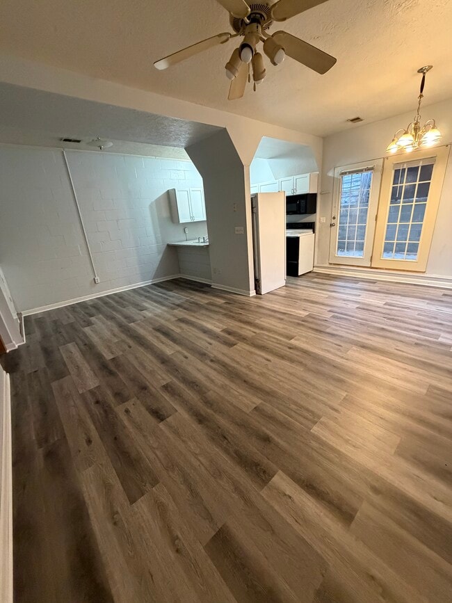 Building Photo - 2612 Marshall Ave