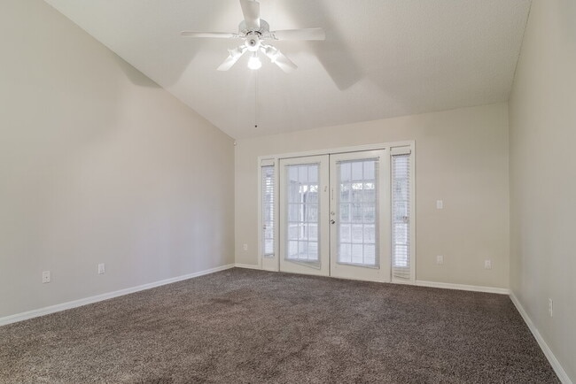 Foto del edificio - 4511 Wyndcliff Cir