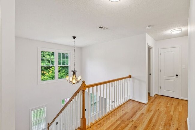 Building Photo - 41595 Coach Ct