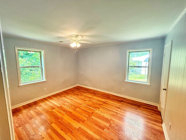 Building Photo - 1711 Burney Br Dr