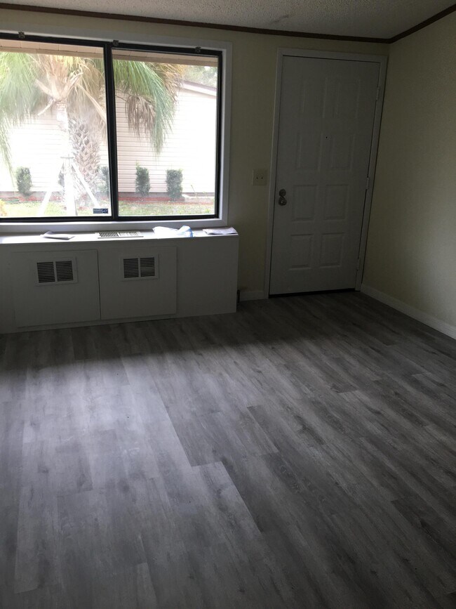 Foto del edificio - 15116 Pine Meadows Dr