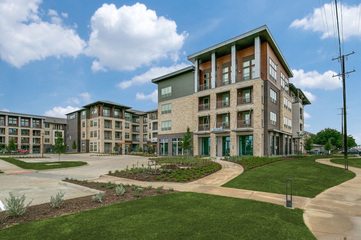 Merit Northern Gateway Apartments in Lewisville, TX