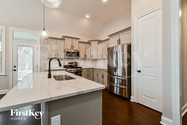 Foto del edificio - 7432 Appling Rain Dr