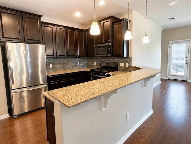 Building Photo - 2304 S Lakeline Blvd