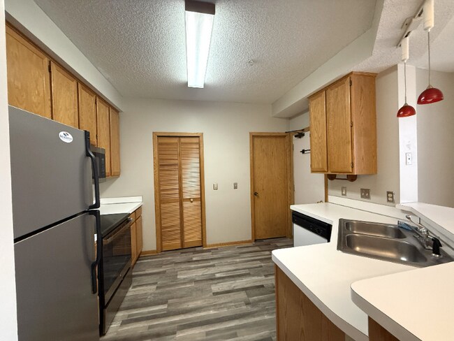 Foto del edificio - 18183 Warbler Ln